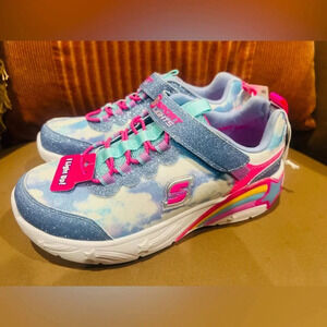 Skechers GIRLS size 2  colorful  light up size 2 NNT